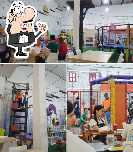 Entre diversos coisas, interior e área de lazer podem ser encontrados no Park 4 Kids Unidade 1