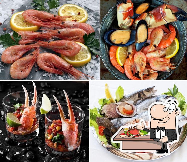 В "Sky-Fish" вы можете попробовать разнообразные блюда с морепродуктами