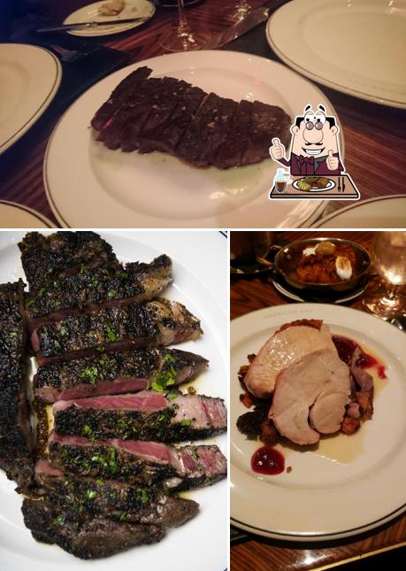 Pide una receta con carne en American Cut Steakhouse Midtown
