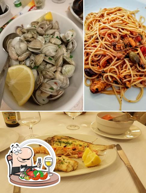 Prova la cucina di mare a Trattoria Alla Pesa