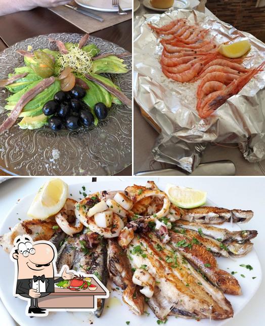 Try out seafood at Restaurante Juan Garcia