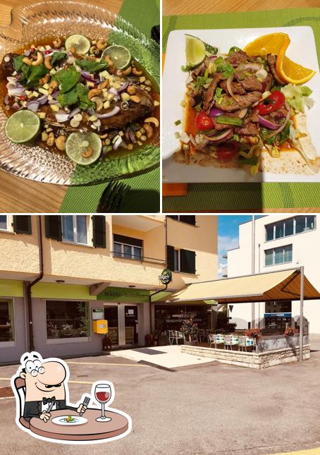 Mäesii "Restaurant + TAKE AWAY" Thailändische Spezialitäten wird durch lebensmittel und außen unterschieden