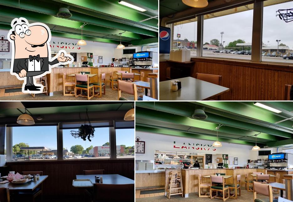 Check out how Lansky's Pizza, Pasta & Philly Steaks looks inside