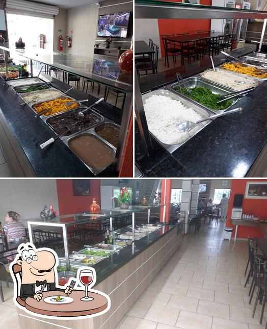 Comida em Restaurante Buffet Guaira