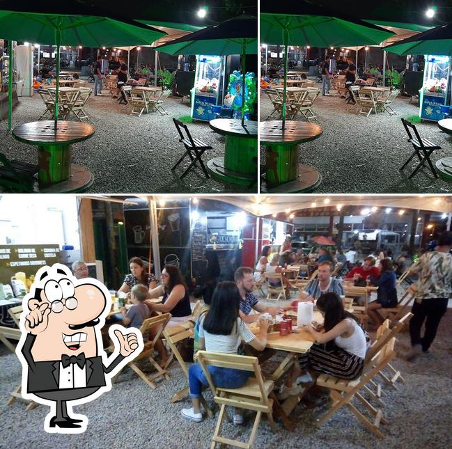 O interior do Mahalo Food Park