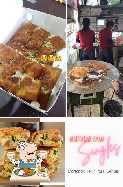 Еда в "MARTABAK MEKAR"