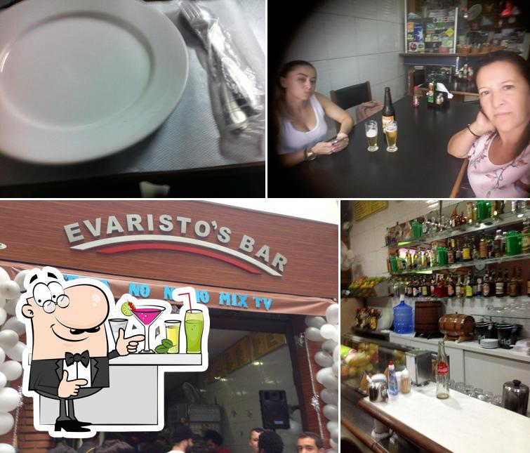 A imagem do Evaristo's Bar’s balcão de bar e comida