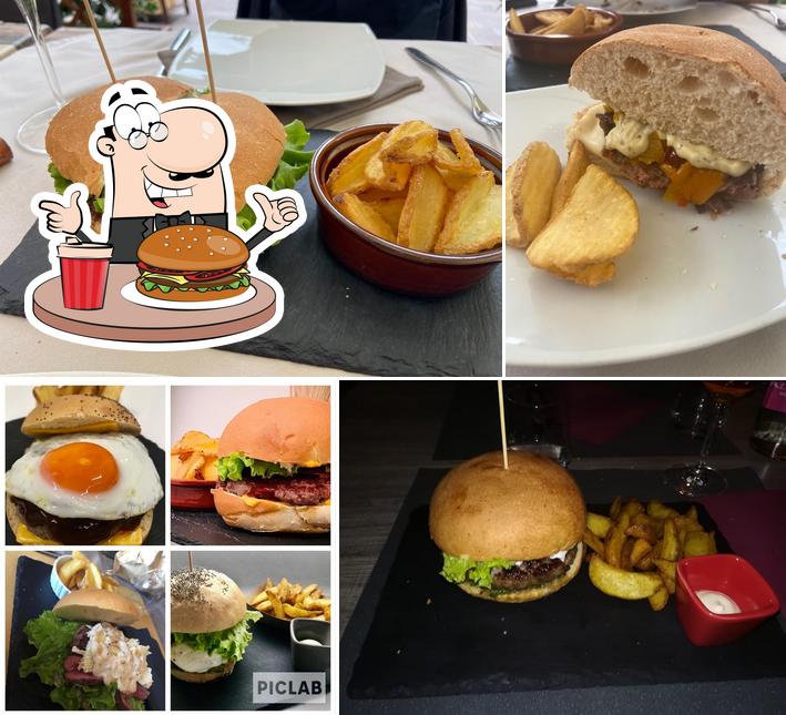 Try out a burger at De Gustibus