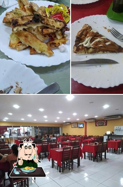 A imagem do Pizza Time’s comida e interior