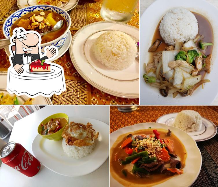 Ruean Phae Thai Restaurant serves a variety of sweet dishes
