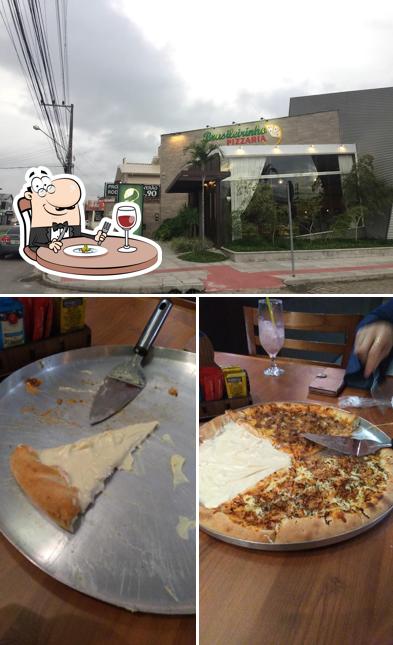 A Brasileirinho Pizzaria se destaca pelo comida e exterior