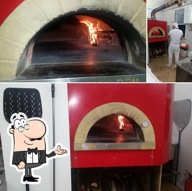 Gli interni di Pizza Regina