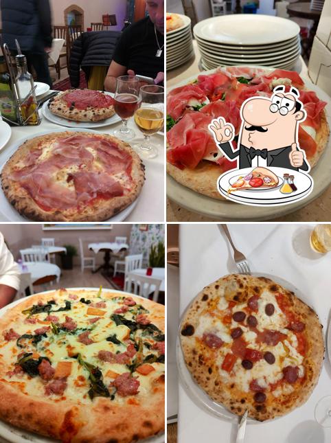 Scegli una pizza a Marechiaro Ristorante Pizzeria