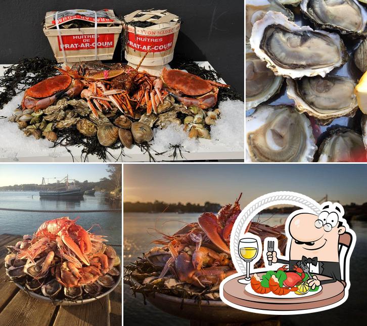 Choisissez de nombreux plats à base de fruits de mer proposés par Viviers Prat Ar Coum