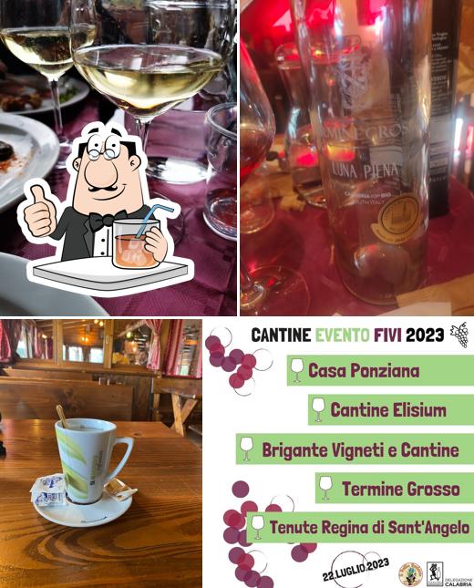 Goditi un drink dal menu