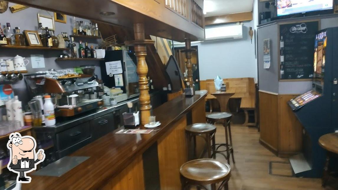 Это снимок паба и бара "Café-Bar O Restrelo"