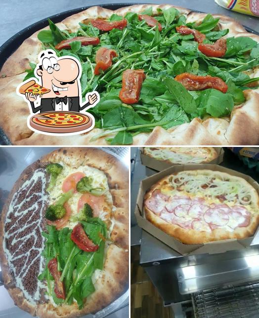 Peça diversos tipos de pizza