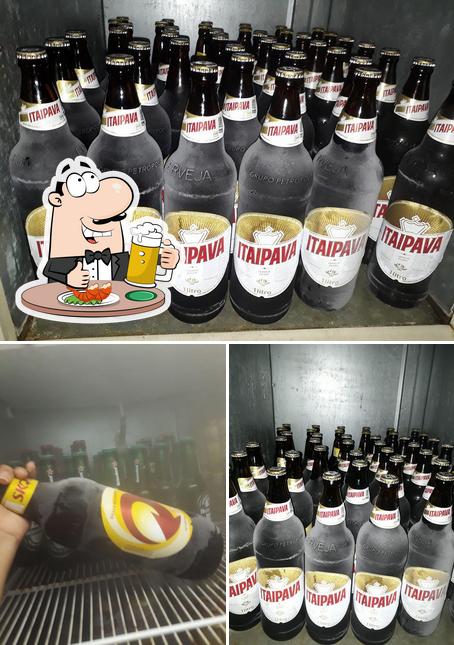 Você pode tomar uma tulipa de cerveja leve ou escura