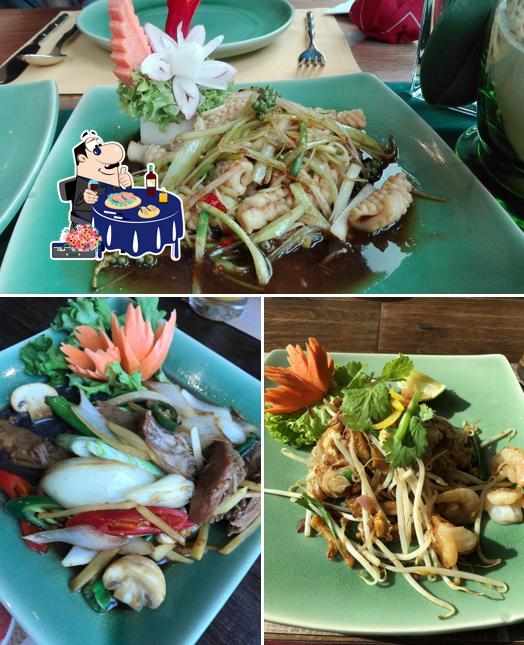 Закажите блюда с морепродуктами в "Sala Thai Restaurant"