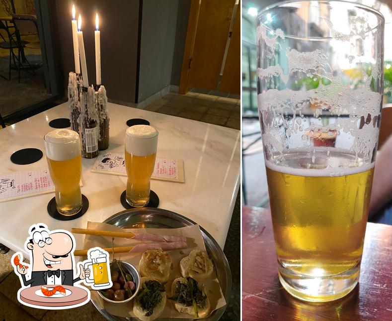 Puoi goderti un rinfrescante bicchiere di birra chiara o scura