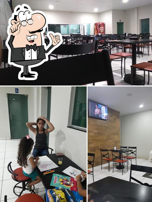 O interior do Uai Burguer