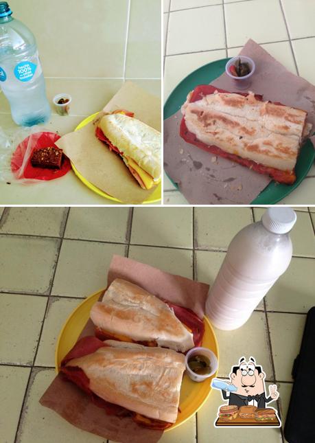 Попробуйте бутерброды в "Lonchería María Elena"