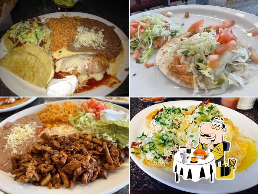 Еда в "Tacos El Norte"