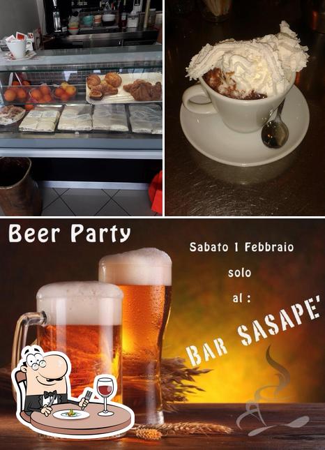 Tra le varie cose da Bar Sasapè si possono trovare la cibo e birra