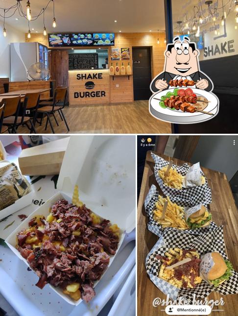 Entre los distintos productos que hay en Shake Burger también tienes comida y interior