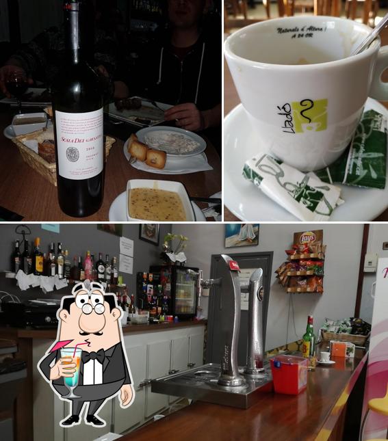 Entre los distintos productos que hay en Bar El Poste también tienes bebida y interior