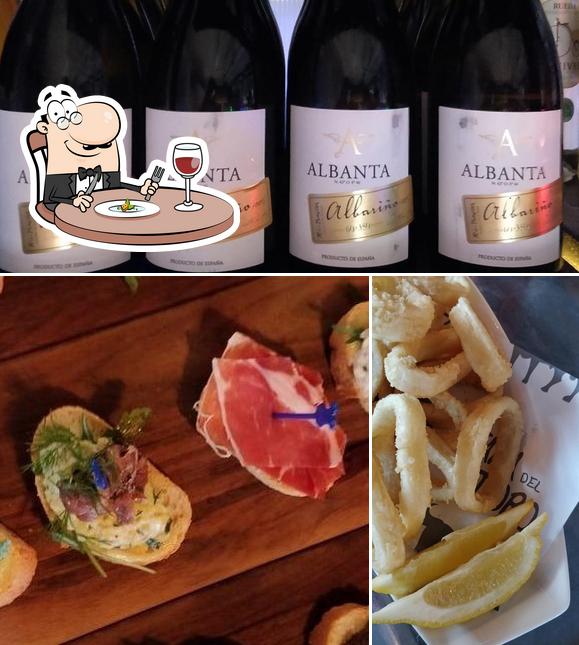 L’image de la nourriture et vin de Tapa Del Toro’s