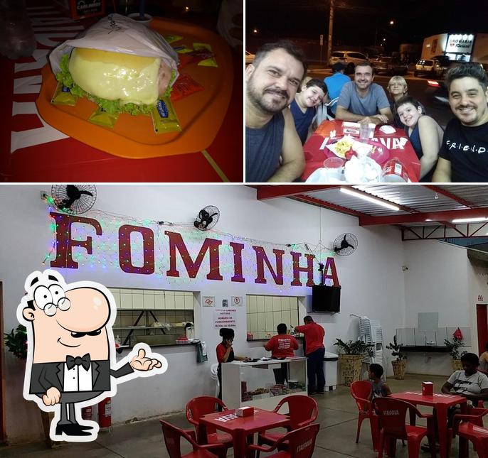 Esta é a foto mostrando interior e cidadãos no Fominha Lanches e Hot-Dog