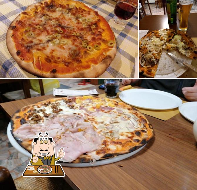 Scegli una pizza a Pizzeria Trattoria Canova