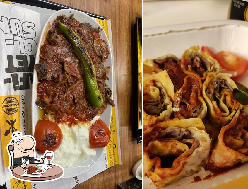 Choisissez des repas à base de viande à Maydonoz Döner Batum ბათუმი