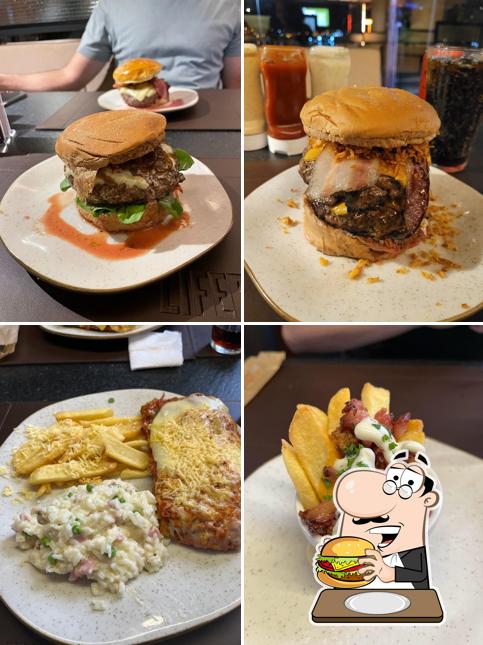 Hambúrguer em Lifebox Burgers, Steaks and Shakes