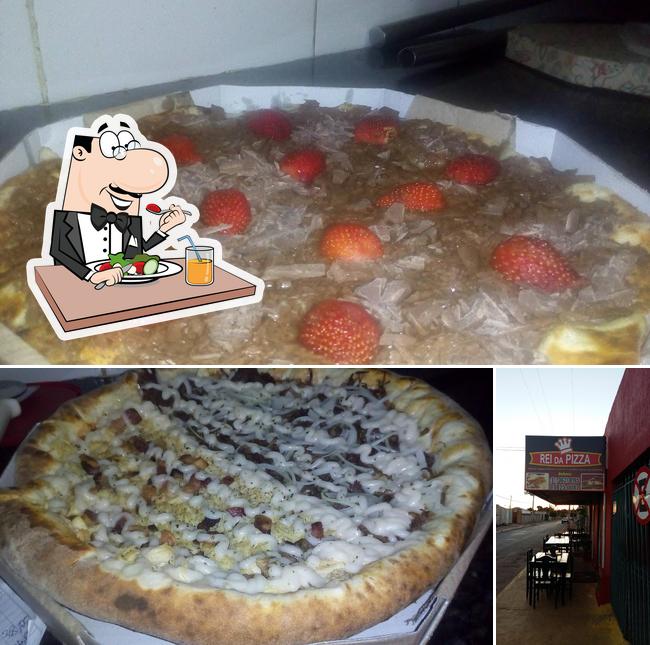Esta é a imagem ilustrando comida e interior a Rei Da Pizza
