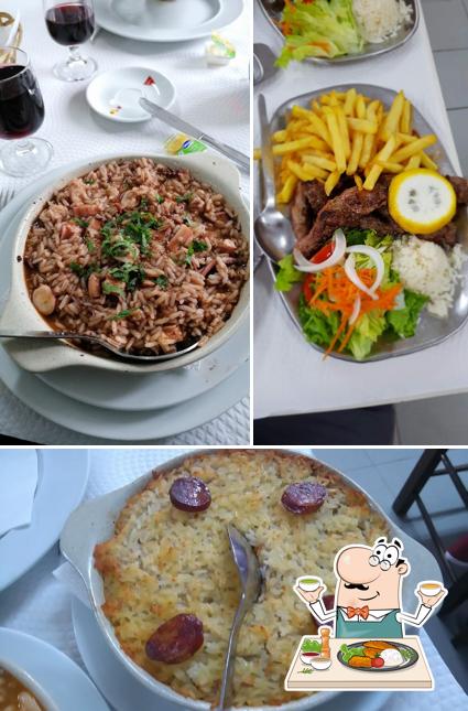 Еда в "Restaurante Barraca De Pau Lda sé"