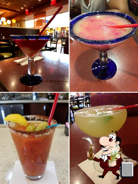 Rosario's Mexican Cafe y Cantina serves alcohol