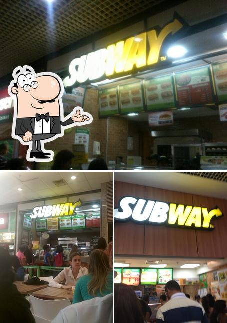 Esta é a foto ilustrando interior e comida no Subway