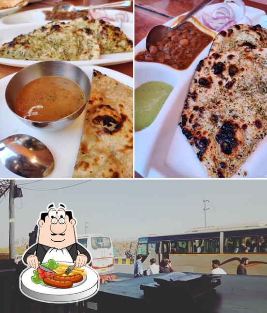 The photo of Kuldeep Family Dhaba’s food and interior