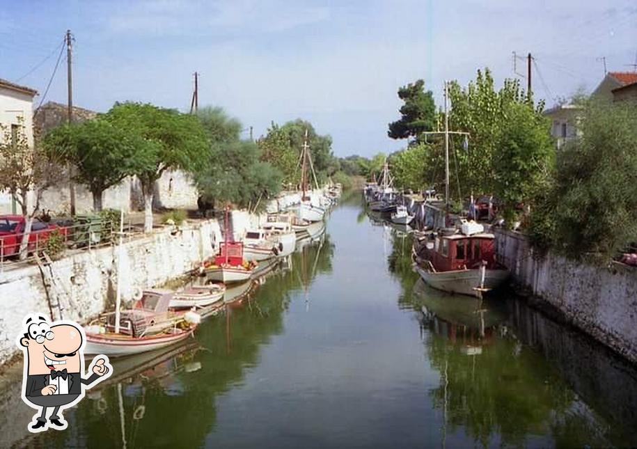 Gli esterni di 3/14 Taverna Greca