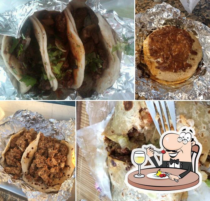 Taqueria Los Comales, 2100 Durham Dr in Houston - Restaurant reviews