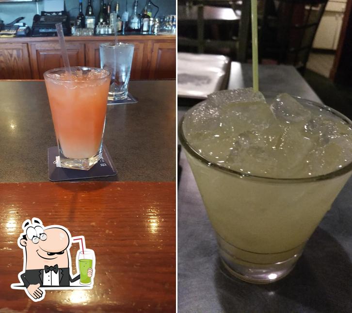 city-hall-grille-drinks-in-toledo-restaurant-menu-and-reviews