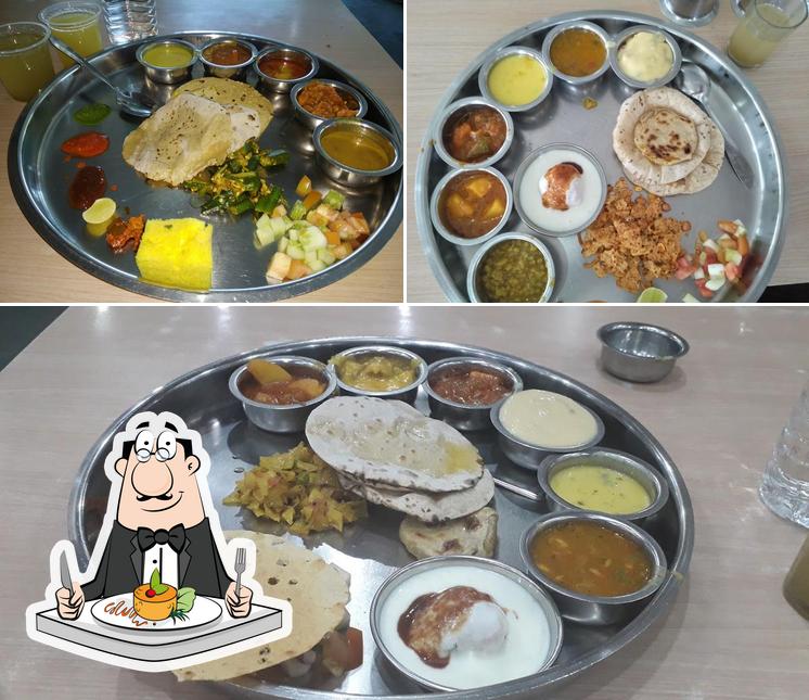 Food at Manwar Gujarati Thali