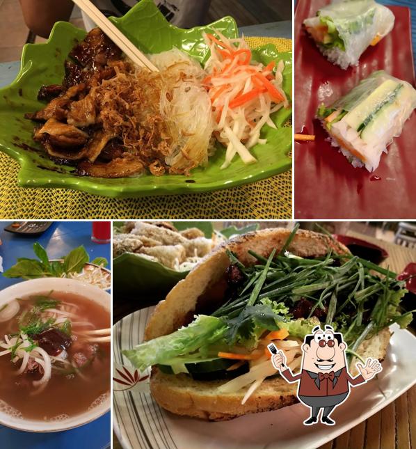 Еда в "Warung Ngon Ngon"