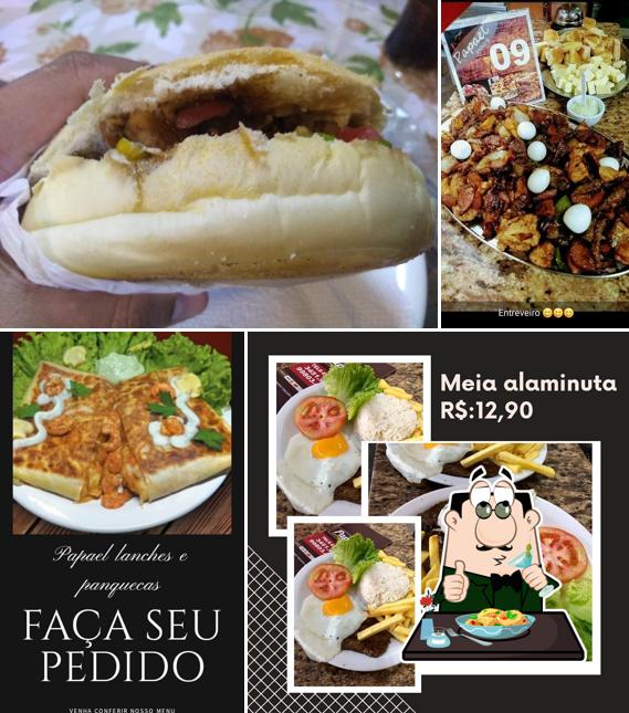 Comida em Papael Dog's e Panquecaria