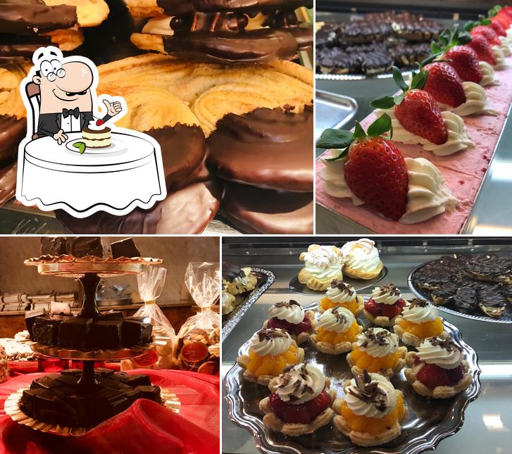 Bäckerei Café Konditorei Salzmann bietet eine Vielfalt von Süßspeisen