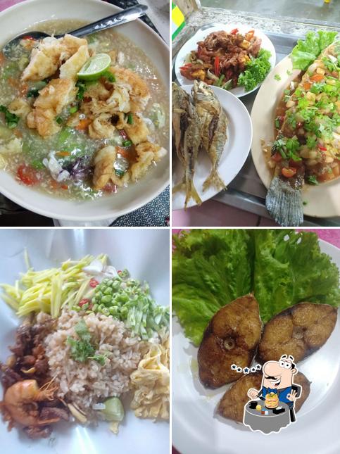 Food at Kedai Makan Sumaiyah Tomyam