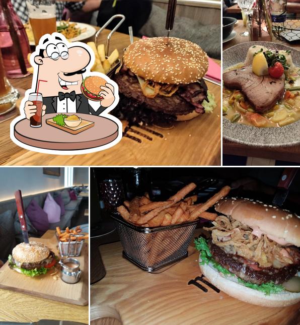 Order a burger at Wirtshaus & Eventlocation - zum Murnauer