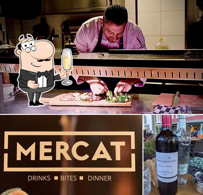 El Mercat Den Haag serves alcohol